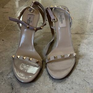 Valentino Garavani Nude Patent Rockstud Ankle-Strap Heels